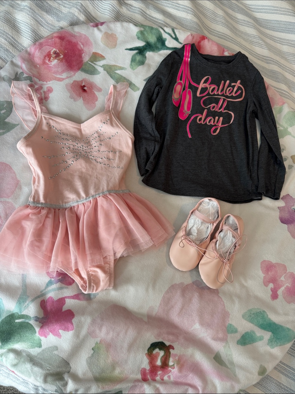 Like New!  Pink Ballet Shoes, Leotard with Tutu and Long sleeve Ballet Shirt 5/6